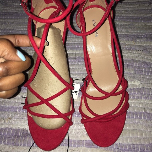 red 3 inch heels